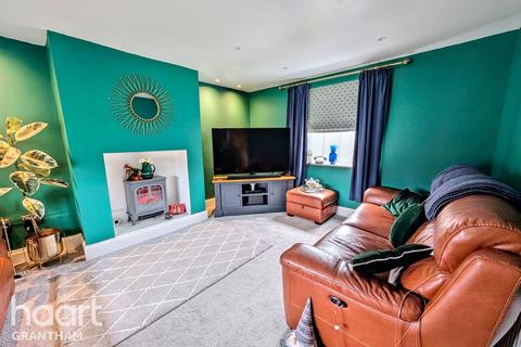 2 Coronation Road, Corby Glen, Grantham, NG33 4LZ
