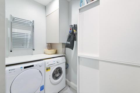 58 The Oval, Banstead, SM7 2RA