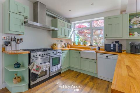 undefined, Newburn Croft, Birmingham B32