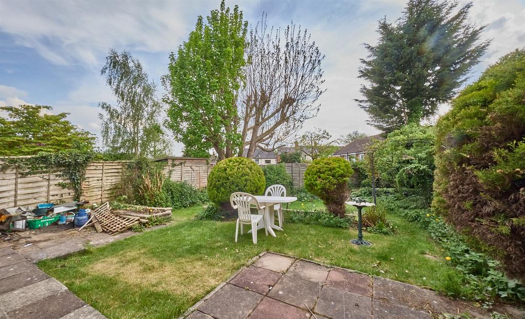 13 Woodstock Close BB 11.jpg