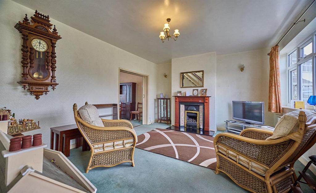 13 Woodstock Close BB 14.jpg