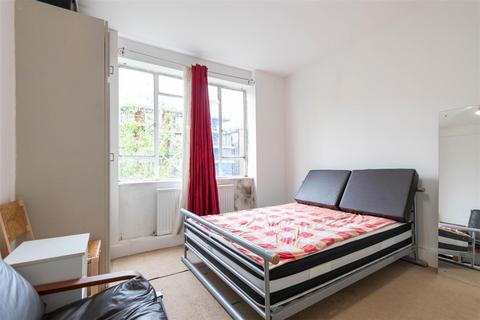 2 bedroom apartment for sale, Charlbert Court, St John's Wood, NW8