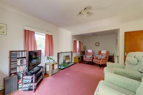 undefined, High Street, Findon, Worthing, BN14 0TA