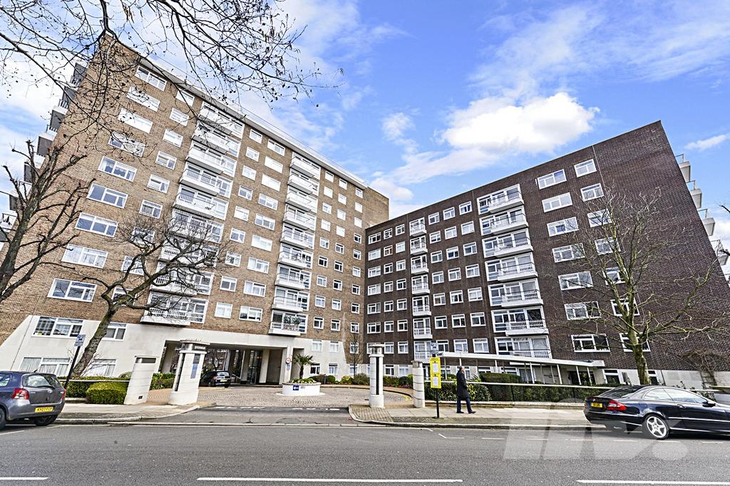 St Johns Wood Road, London NW8 3 bed apartment to rent - £4,498 pcm (£ ...