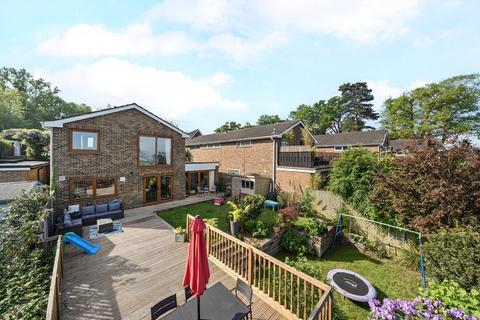 4 Beacon Hill, Woking, GU21 7QR