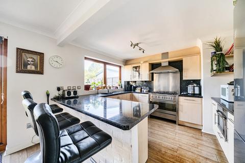 4 Beacon Hill, Woking, GU21 7QR
