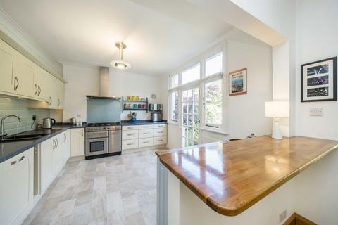 undefined, Riverside Close, Kingston Upon Thames KT1