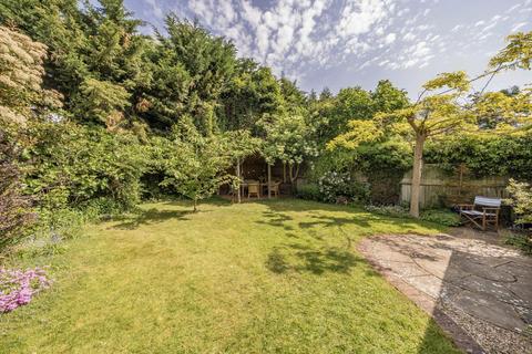 9 Riverside Close, Kingston Upon Thames, KT1 2JG