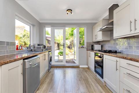 32 Burstellars, St Ives, PE27 3XX