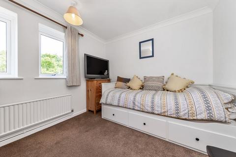 32 Burstellars, St Ives, PE27 3XX