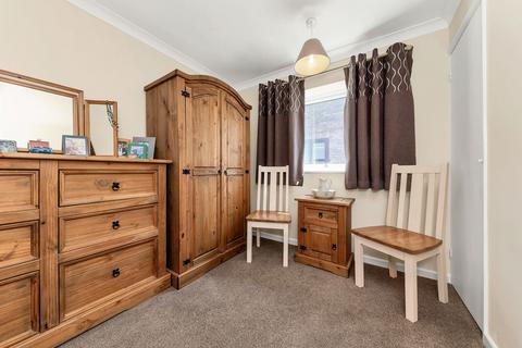 32 Burstellars, St Ives, PE27 3XX