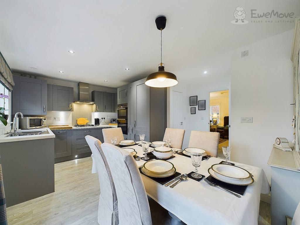 Ewe Move Tiverton - Matilda Way - Kitchen 2