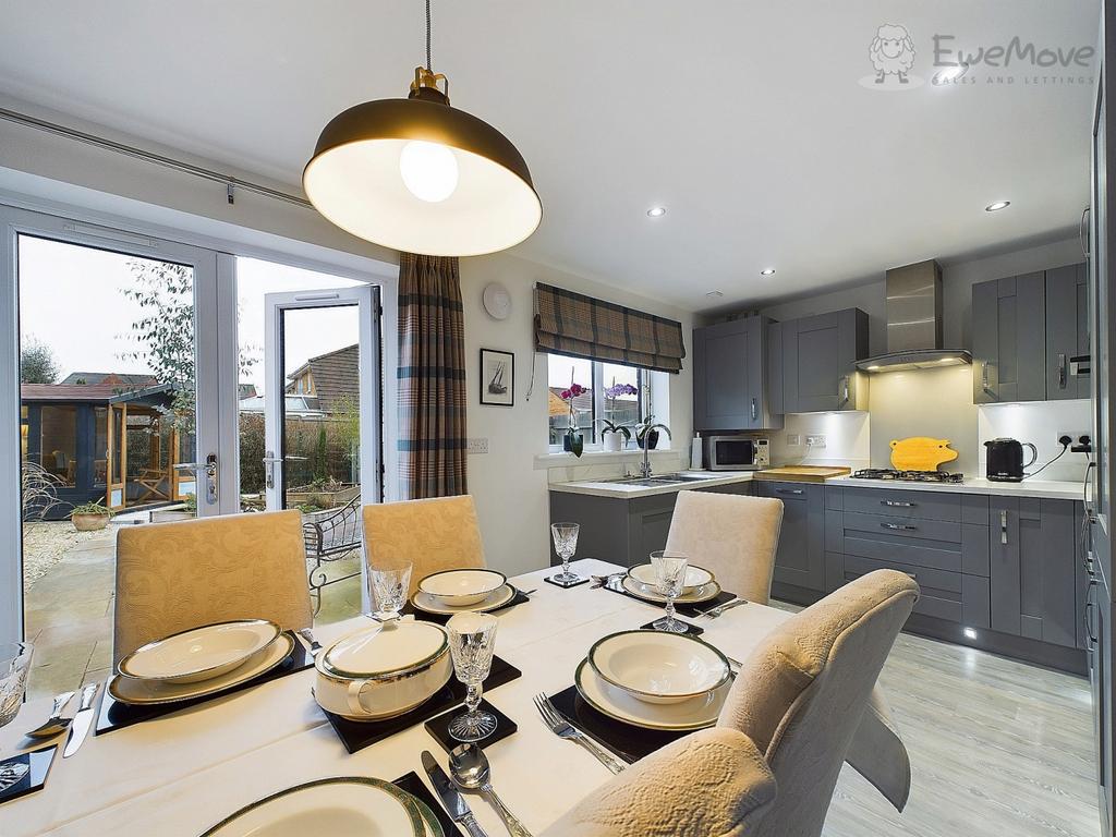 Ewe Move Tiverton - Matilda Way - Kitchen 1
