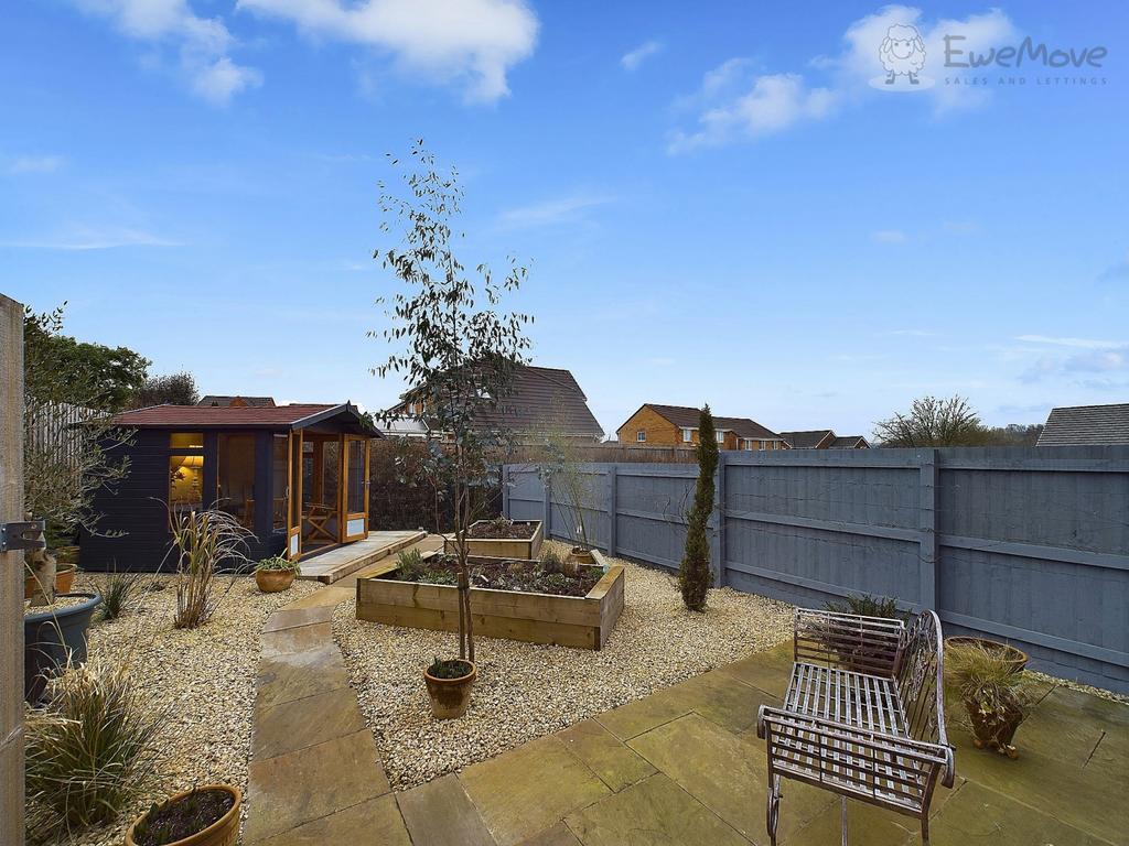 Ewe Move Tiverton - Matilda Way - Garden 1