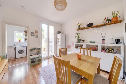 42 Inglemere Road, Mitcham, CR4 2BT