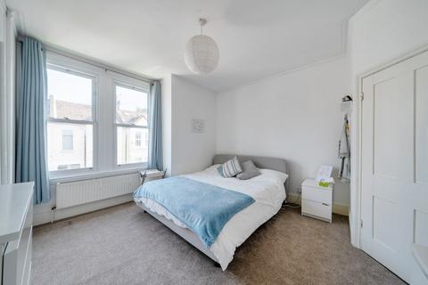 42 Inglemere Road, Mitcham, CR4 2BT