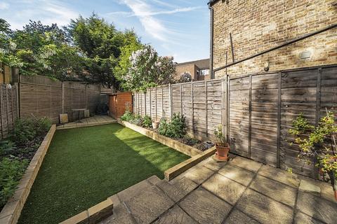 42 Inglemere Road, Mitcham, CR4 2BT