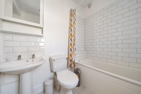 42 Inglemere Road, Mitcham, CR4 2BT