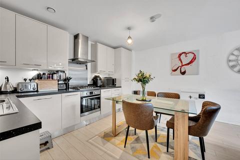 2 bedroom apartment to rent, Amethyst Court, Rainbow, DA8