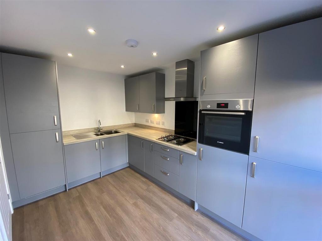 Kitchen 2.jpg