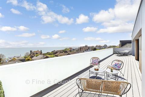 4 bedroom detached house for sale, North Foreland Avenue, Broadstairs, Kent