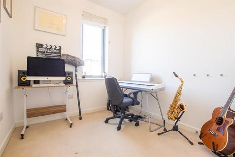 56c Gracemount Drive, Edinburgh, EH16 6RJ
