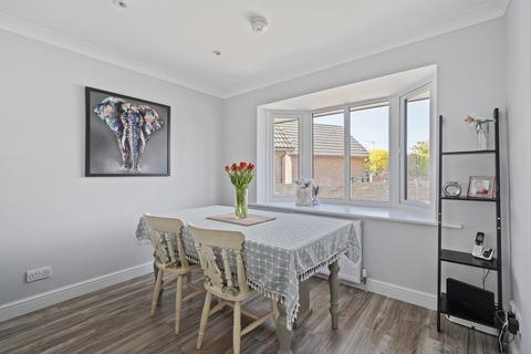 2 Abbots Way, Netley Abbey, Southampton, SO31 5QX