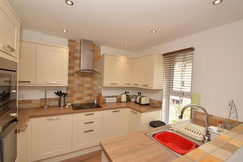 2 bedroom flat for sale, East Hill Road, Ryde
