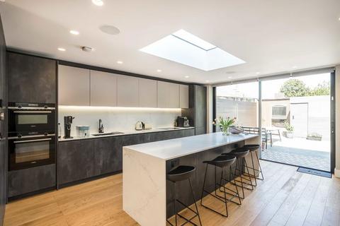 4 bedroom terraced house for sale, Grove Road, Mitcham CR4
