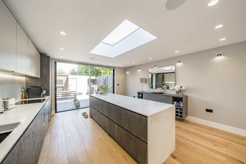 101 Grove Road, Mitcham, CR4 1AE