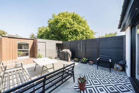 101 Grove Road, Mitcham, CR4 1AE