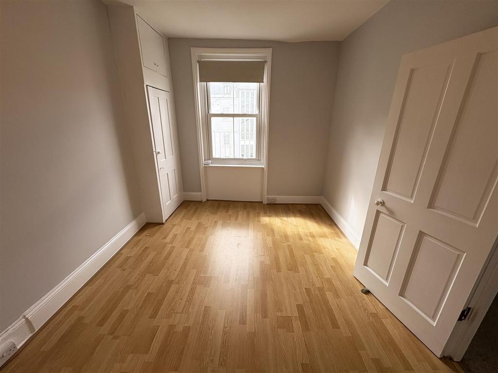 Bedrom 2.jpeg