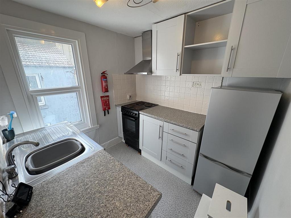 Kitchen 3.jpeg