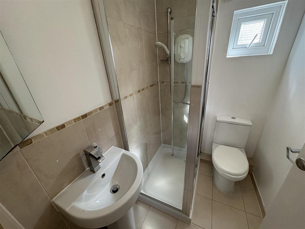 Shower room 1.jpeg