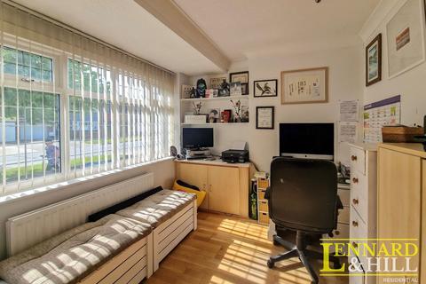 3 bedroom semi-detached house for sale, Fairway, Grays RM16