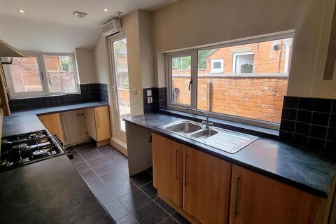 2 bedroom terraced house to rent, Sherbrooke Street, Lincoln
