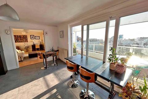 2 bedroom penthouse for sale, The Priory, St Catherines Terrace, Hove