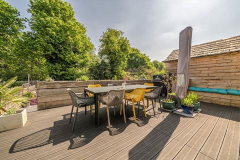 62 Elmbridge Avenue, Surbiton, KT5 9HA