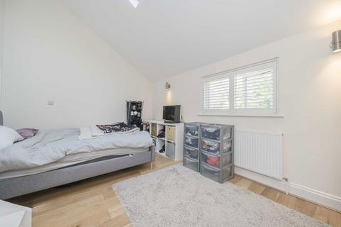 Flat D, 112 Gordon Road, London, W13 8PJ