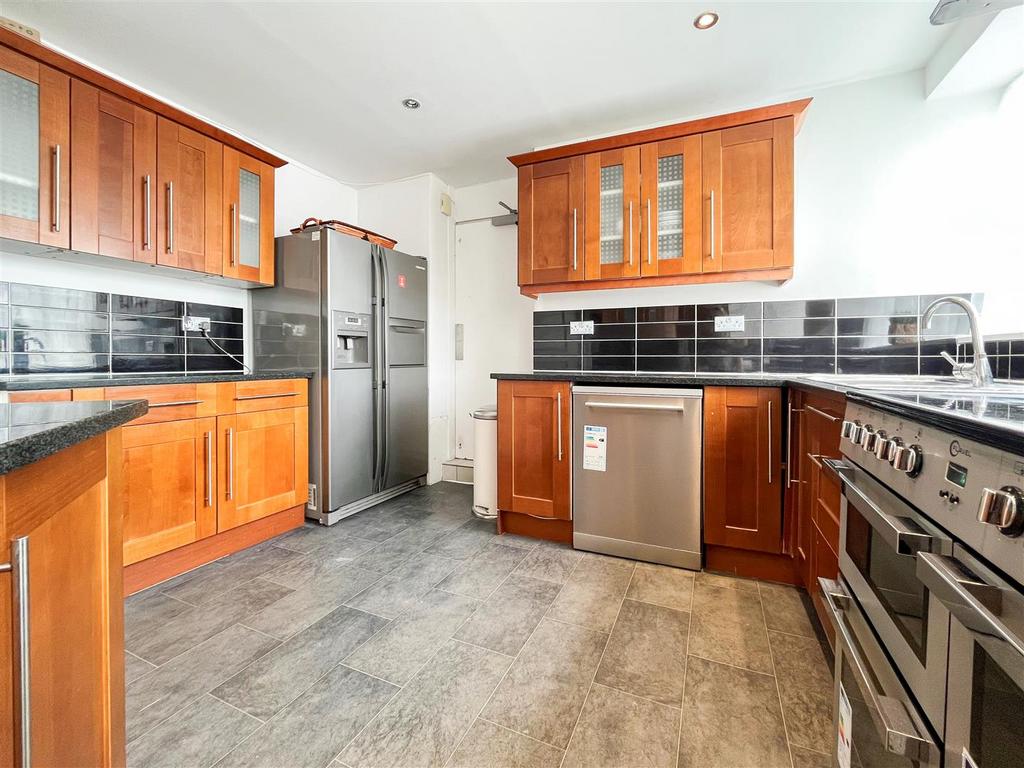 Kitchen (1 of 1).jpg