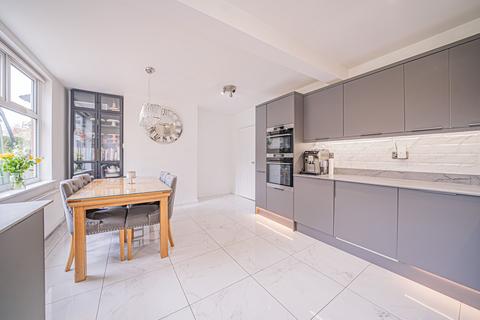20 Broad Oaks Road, Solihull, B91 1JB