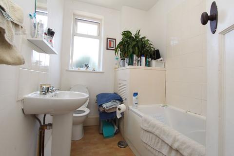 2 bedroom flat for sale, Ovington Grove, Fenham, Newcastle upon Tyne, Tyne and Wear, NE5 2QH