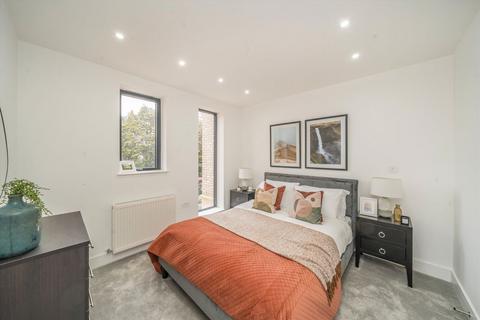 3 bedroom house for sale, Powys Lane, London N13