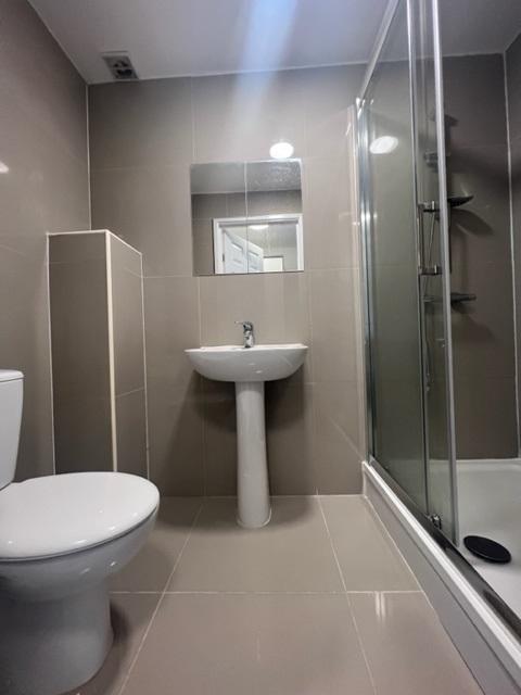 Ensuite In Room F