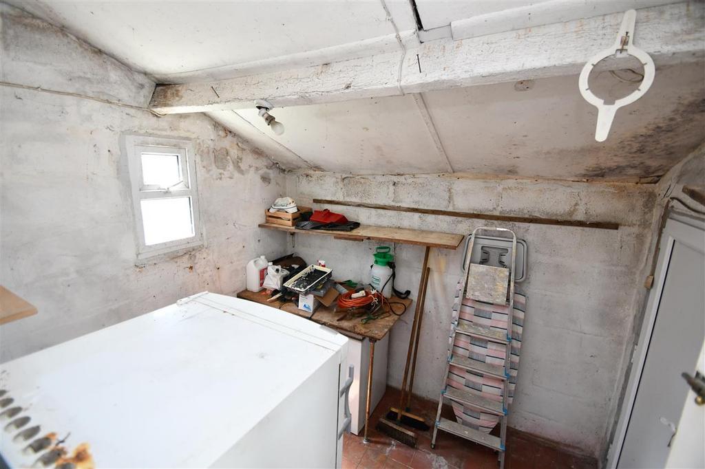 Workshop/storage