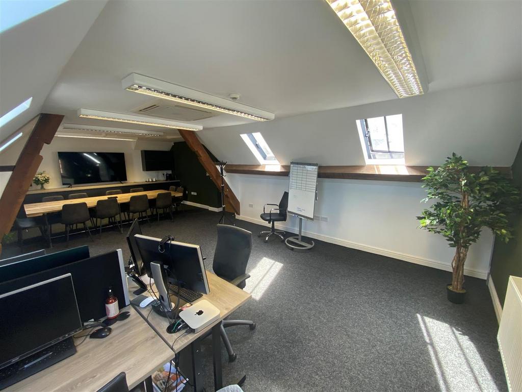 Regents house suite 3 nath.jpg