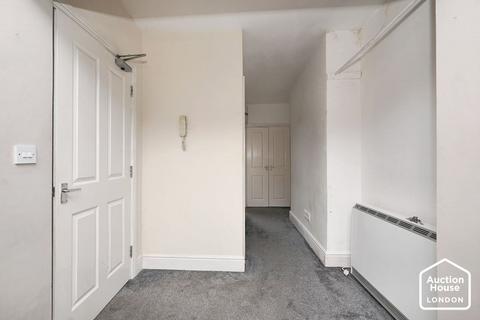 1 bedroom flat for sale, Flat 4, 26 Bank Street, Ashford, Kent, TN23 1BE