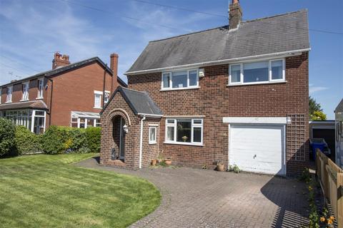 3 bedroom detached house for sale, Foljambe Avenue, Walton, Chesterfield