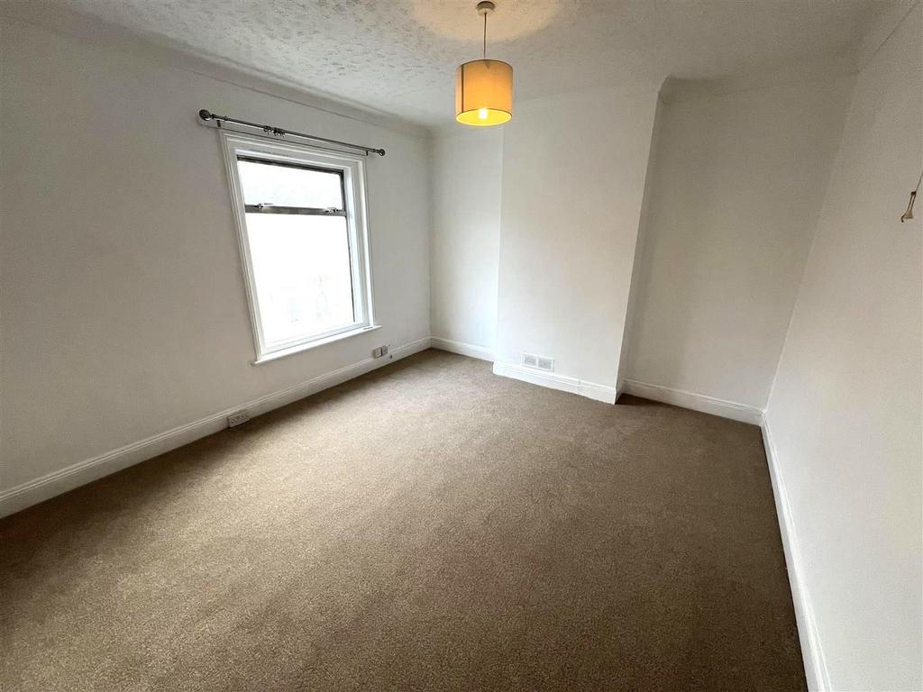 Bedroom 1.jpg