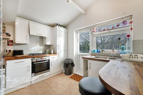 2 bedroom flat for sale, Wrottesley Road, London